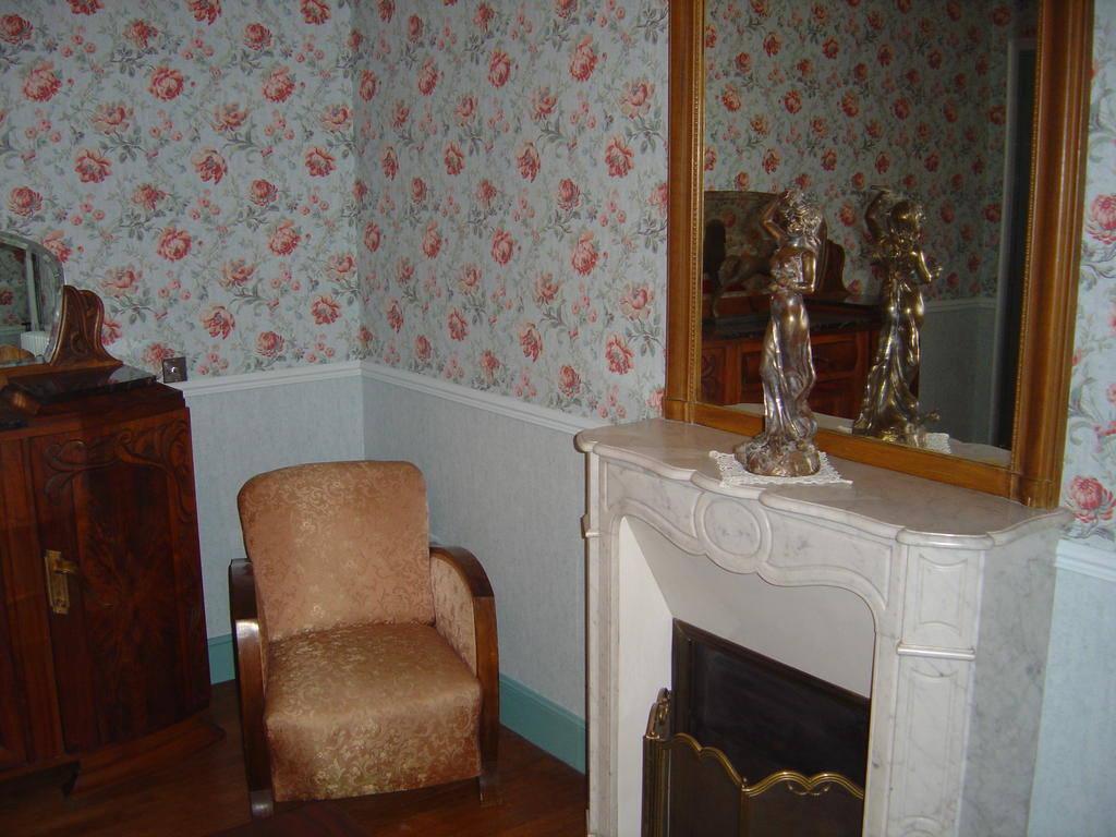 Le Terrondou Hotell Vic-sur-Cère Rum bild