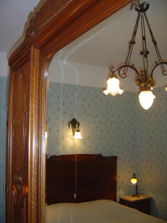 Le Terrondou Hotell Vic-sur-Cère Exteriör bild