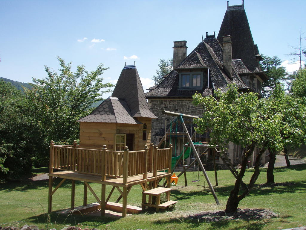 Le Terrondou Hotell Vic-sur-Cère Exteriör bild